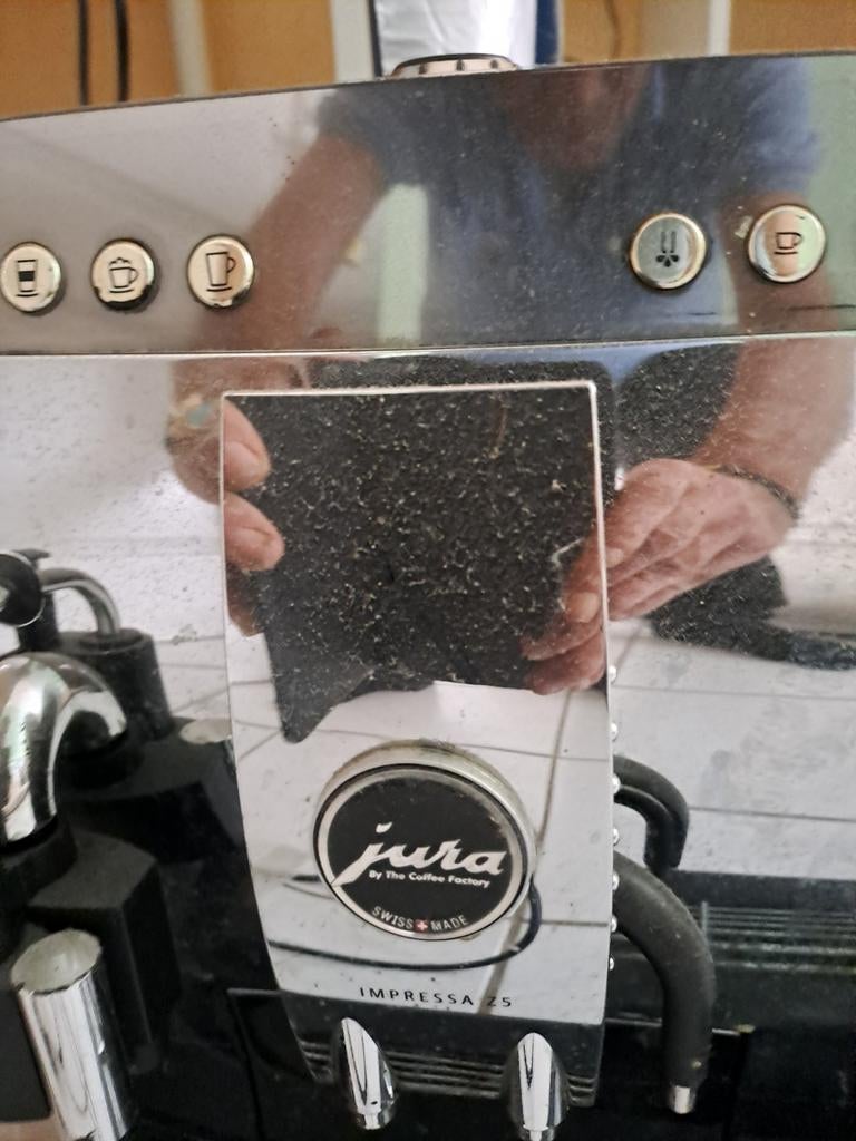 Koffiemachine jura voor reparatie of onderdelen te koop in b, Ophalen, Jura