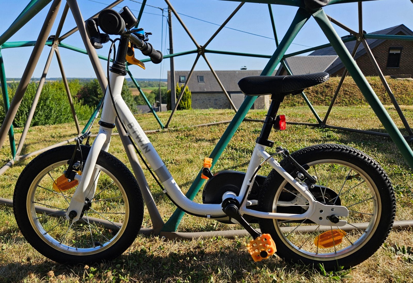 Vélo Décathlon Discover 100, Vélos & Vélomoteurs, Vélos | Vélos pour enfant, Comme neuf, Frein sur jante, Moins de 16 pouces, B'twin decathlon
