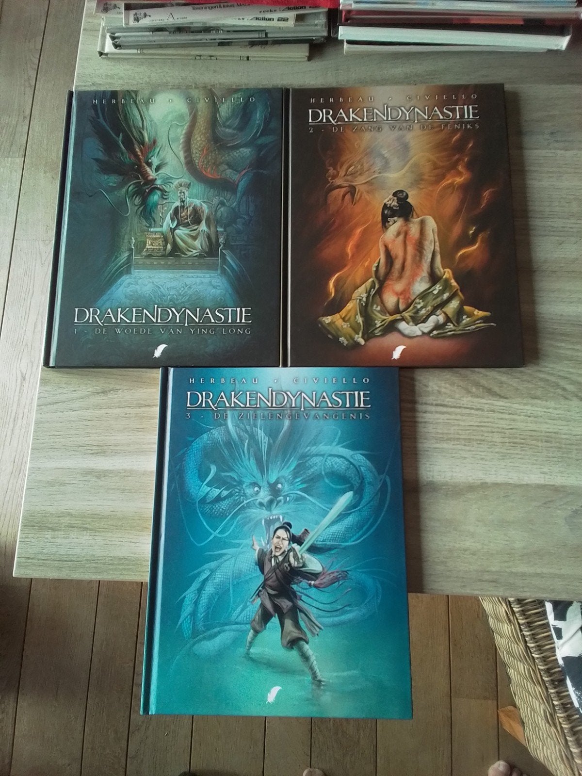 drakendynastie  compleet 3 x hc, Boeken, Ophalen of Verzenden, Zo goed als nieuw