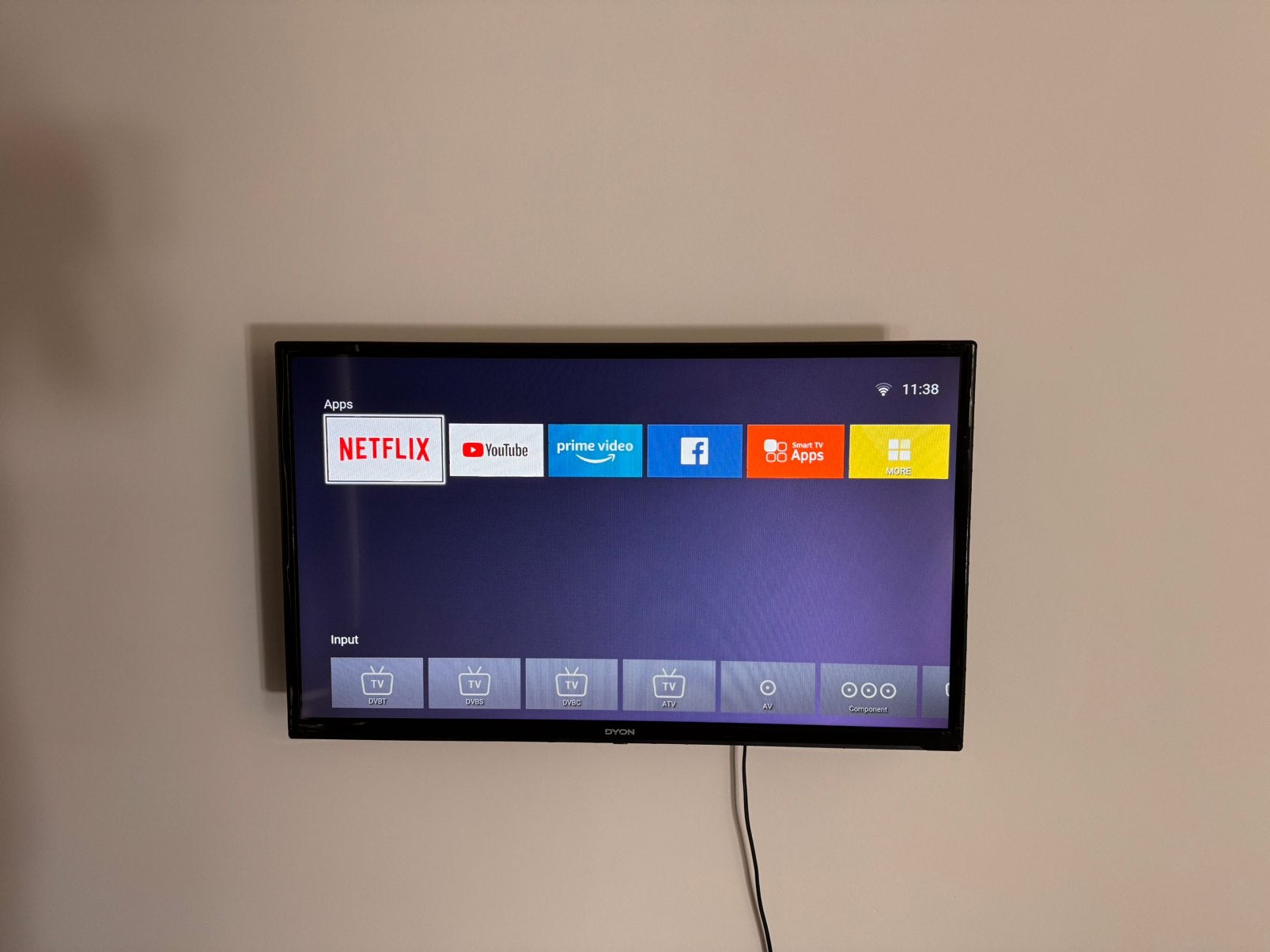 32“ Smart TV (merk: DYON) met wandbevestiging, 60 à 80 cm, HD Ready (720p), Enlèvement, Utilisé