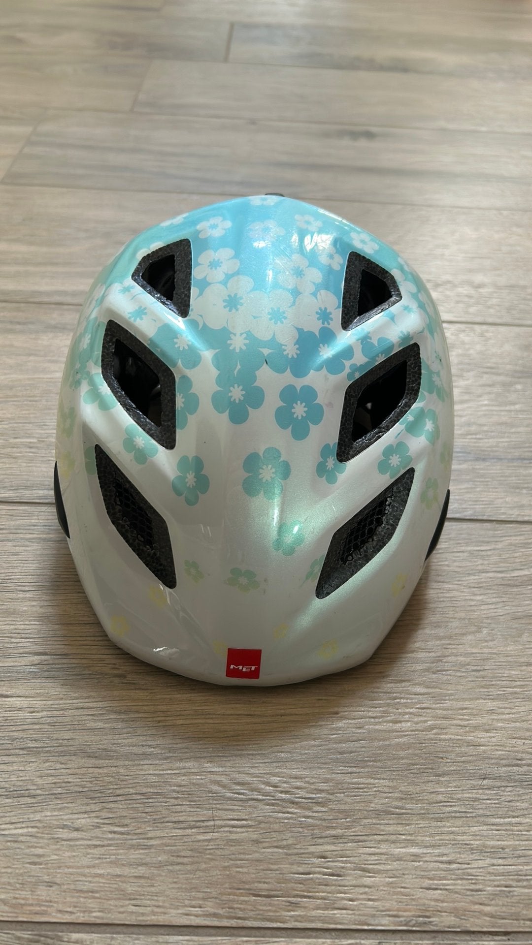 Fietshelm kind bloemen, Fietsen en Brommers, Fietsaccessoires | Fietshelmen, Ophalen, Zo goed als nieuw