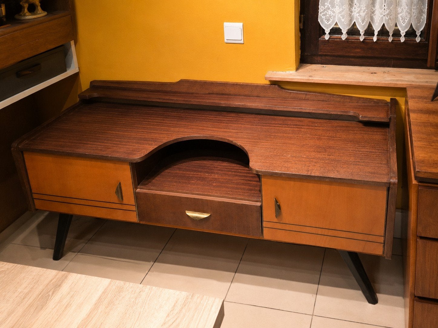 Vintage mid-century houten bureau / schrijftafel, Huis en Inrichting, Ophalen