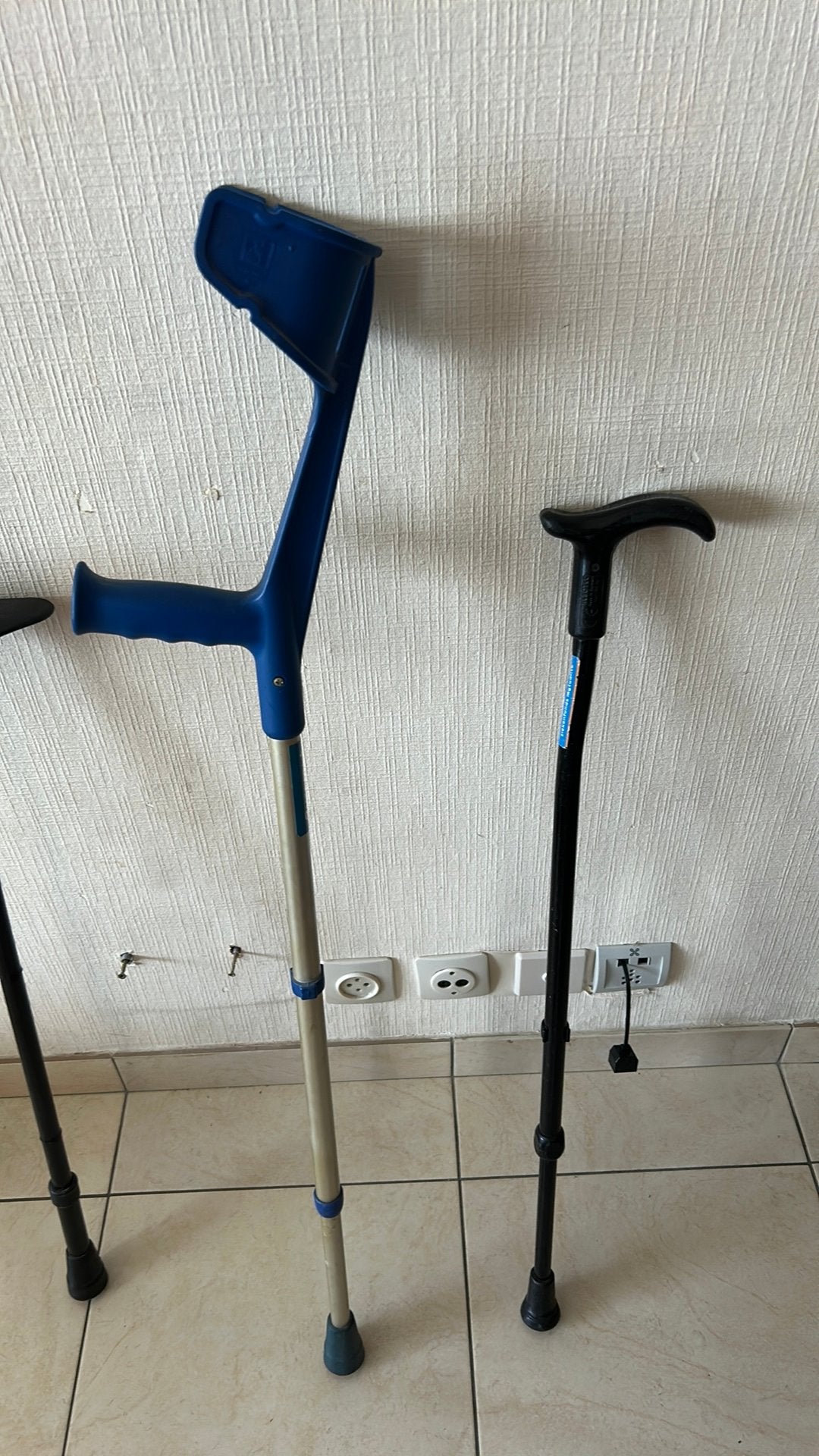 Kruk of wandelstok en zitje, Ophalen, Zo goed als nieuw