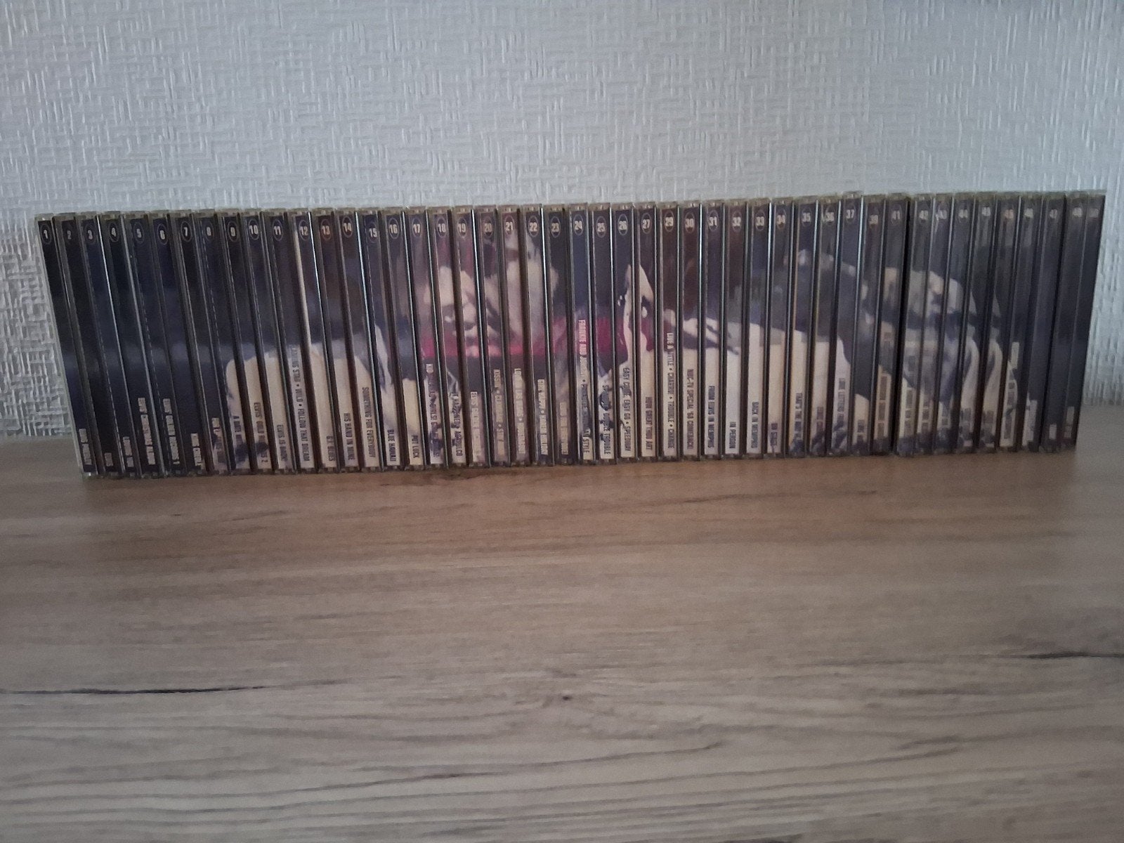 47 cd s van elvis presley 28 38 49 mankeerd, Boeken, Encyclopedieën, Ophalen