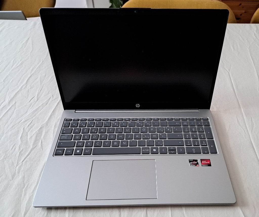 HP Laptop HP 15s, Computers en Software, Windows Laptops, Ophalen, 2 tot 3 Ghz, 15 inch, Zo goed als nieuw
