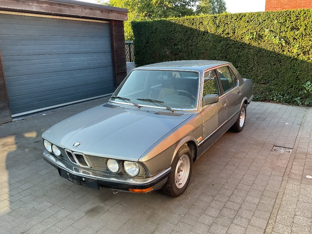 BMW 520 i Bj 1982 Handgeschakeld, foto 4