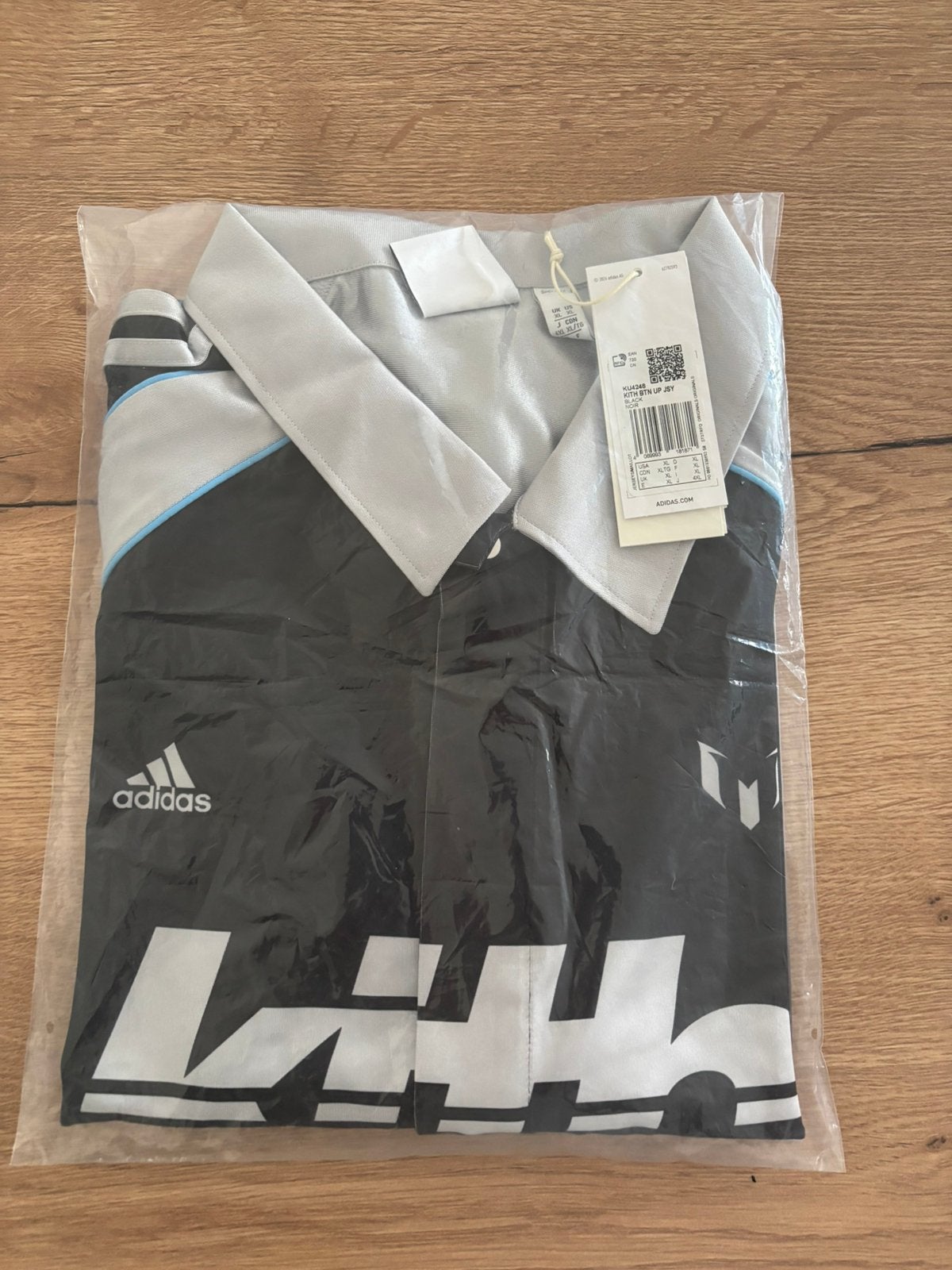 Kith x adidas by messi / jersey, Ophalen of Verzenden, Zo goed als nieuw, Maat 56/58 (XL)