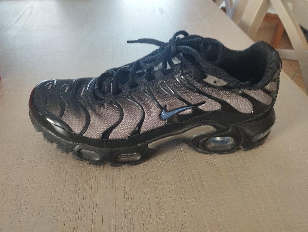 NIKE AIR MAX PLUS TN ( NOIRES) COMME NEUVES !, Enlèvement ou Envoi, Comme neuf