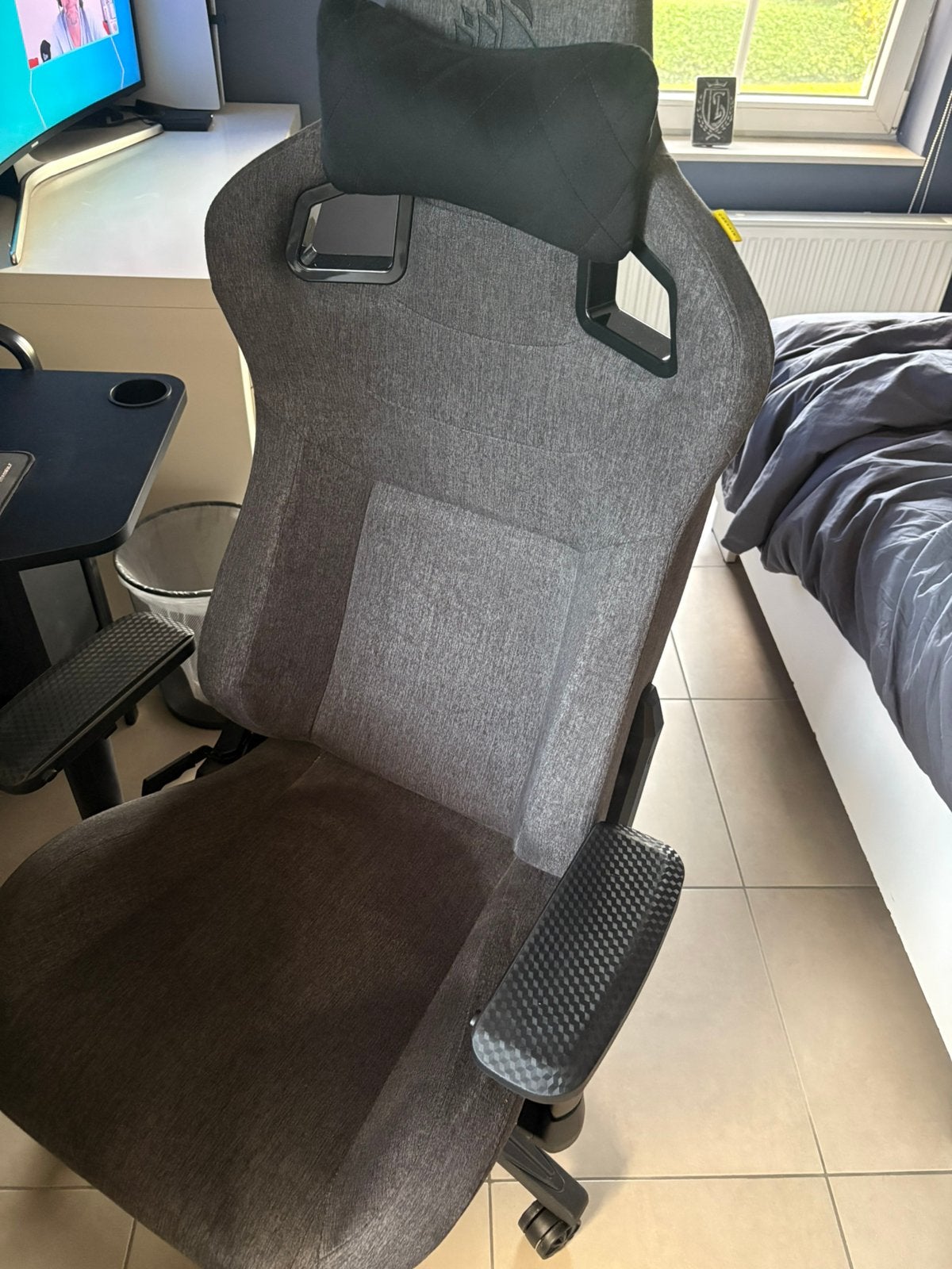 Chaise gaming en tres bon etat, Gris, Comme neuf, Chaise de bureau de gaming, Enlèvement