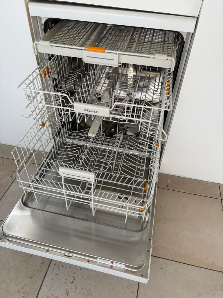 Miele G5XXX - 1 maand gebruikt, Neuf, Moins de 10 litres, Enlèvement, Classe énergétique A ou plus économe
