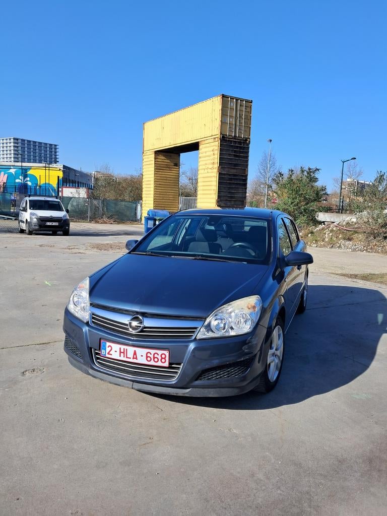 Opel corsa LIQUIDATION!!!, 5 deurs, Particulier, Astra, Te koop