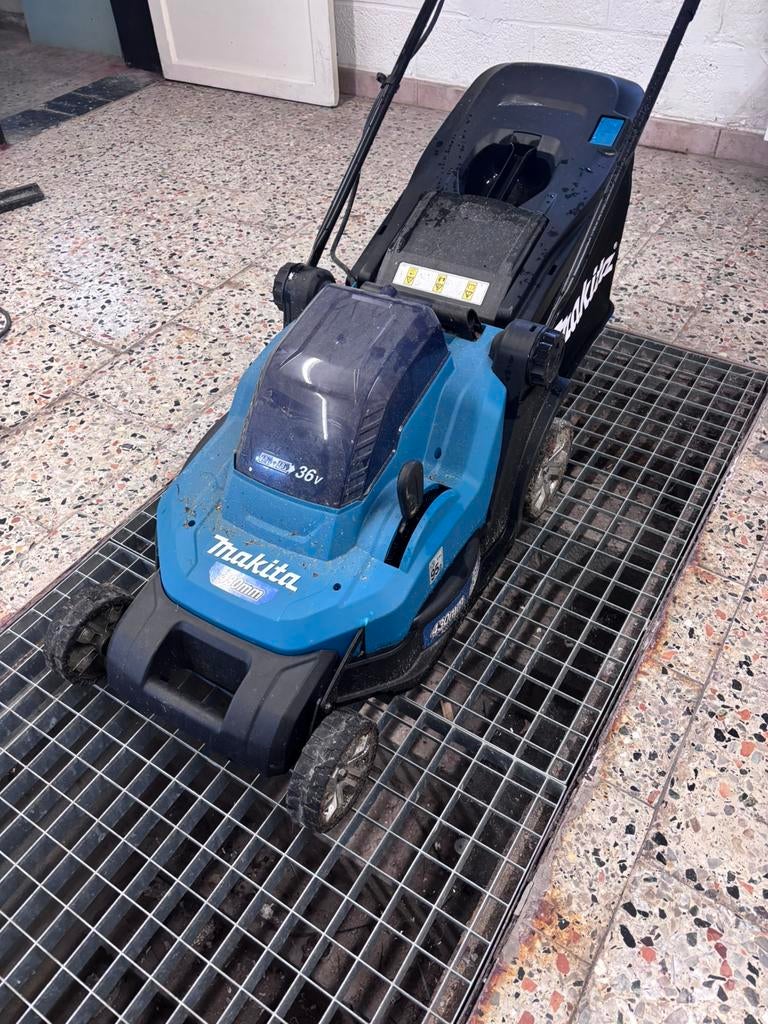 Tondeuse makita 2x18V, Jardin & Terrasse, Enlèvement, Comme neuf