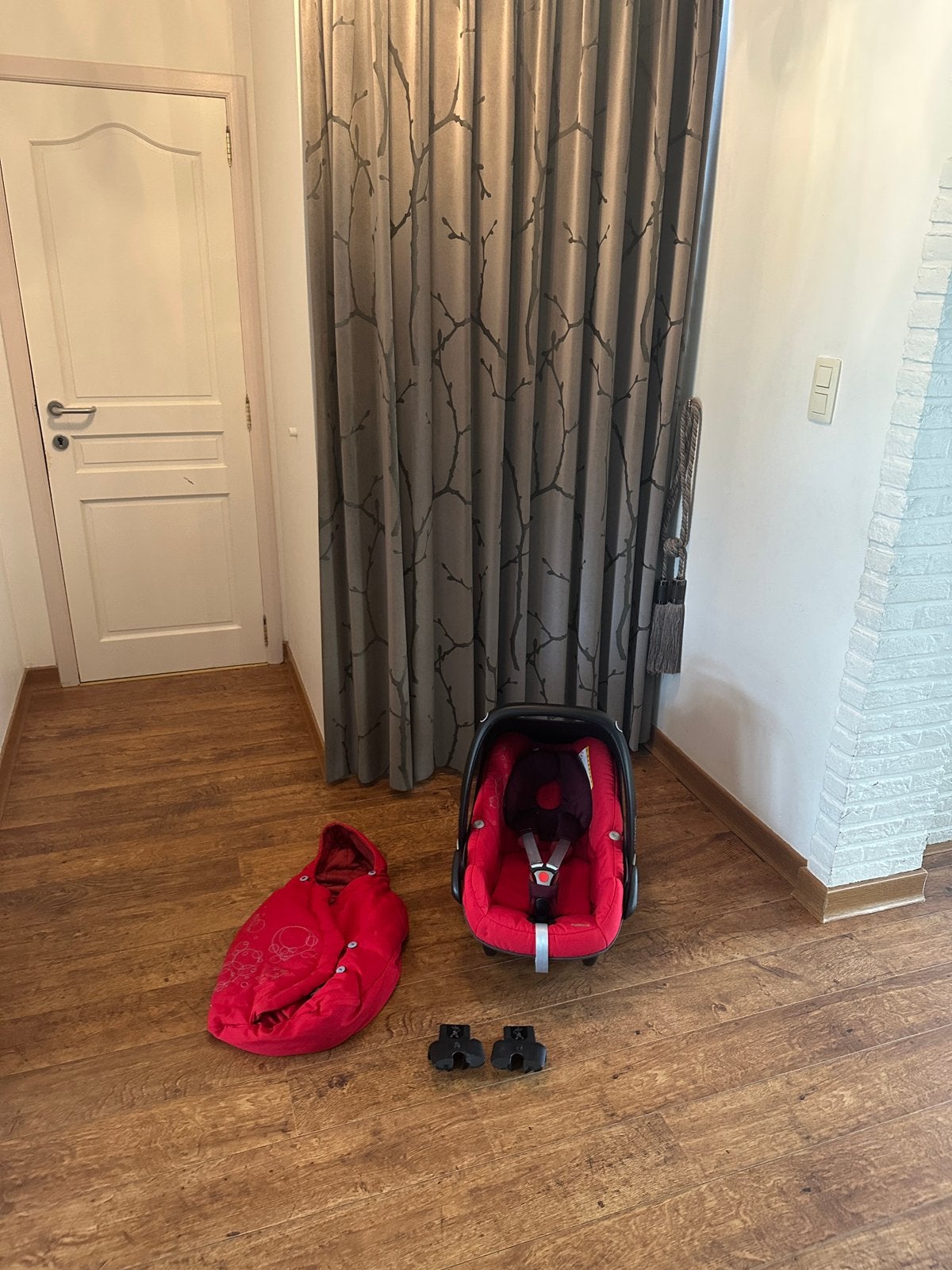 Maxi cosi pebble met verkleiner voetenzak en adapters, Kinderen en Baby's, Autostoeltjes, Ophalen
