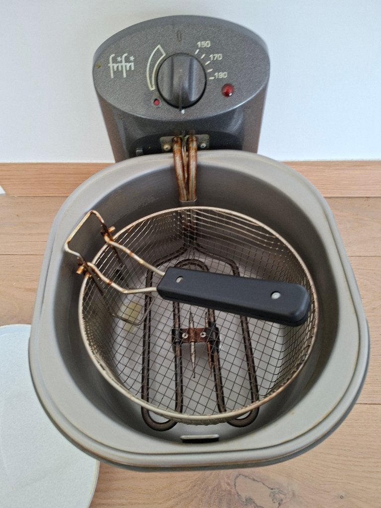 Friteuse, Elektronische apparatuur, 1 tot 2 liter, Ophalen, Zo goed als nieuw, Uitneembare binnenpan