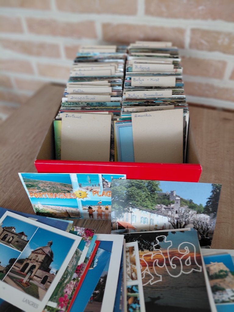 VERZAMELING POSTKAARTEN, Ophalen