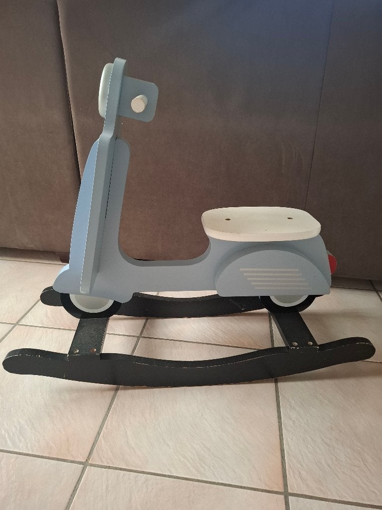houten hobbelpaard, Ophalen, Gebruikt