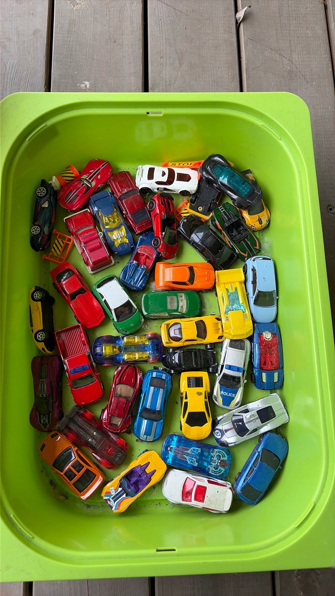 Lot d’environ 30 voitures Hot Wheels, Enlèvement ou Envoi, Comme neuf