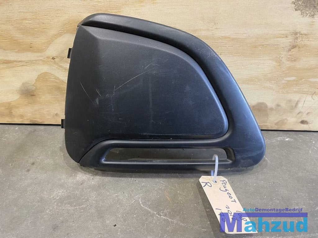 PEUGEOT 108 Rechts bumper rooster mistlamp afdekkap 814810H1, Auto-onderdelen, Taurusavenue 1
2132 LS  Hoofddorp, NL, Gebruikt