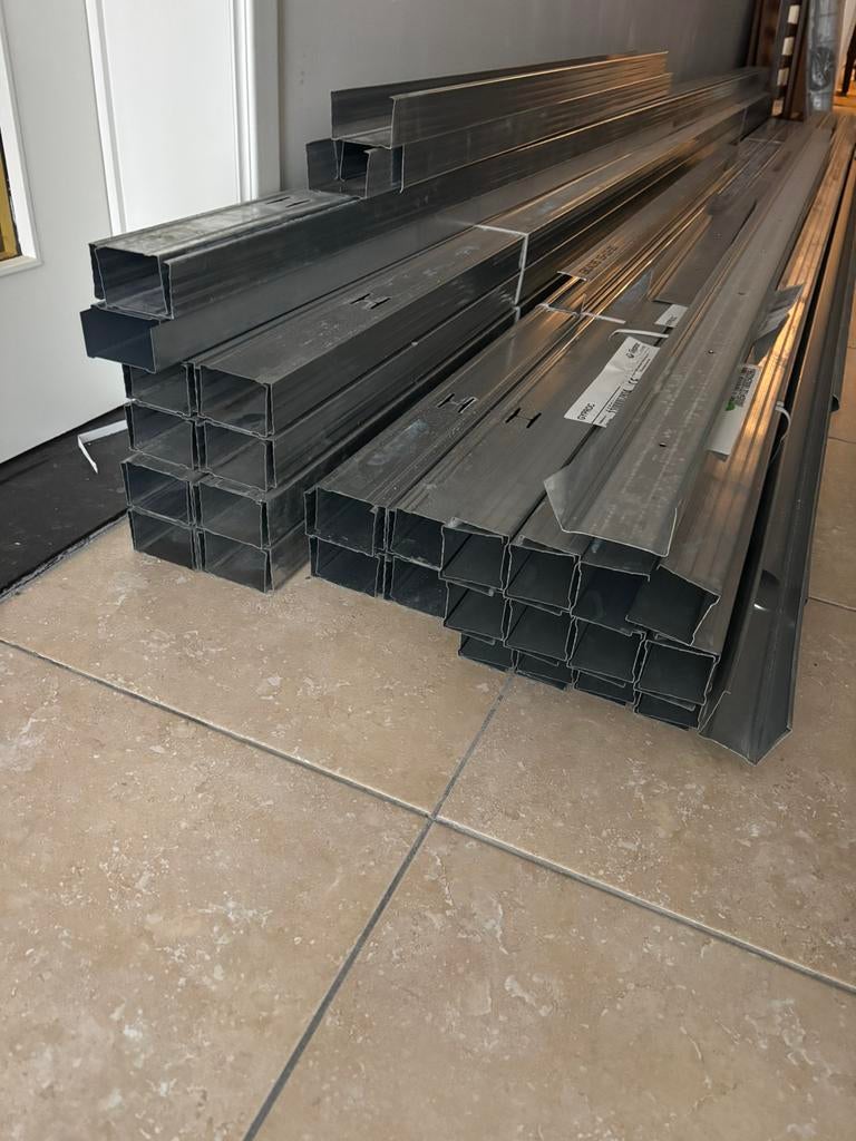 Metalstuds MSV50 4m lang - 23 stuks, Enlèvement, Comme neuf