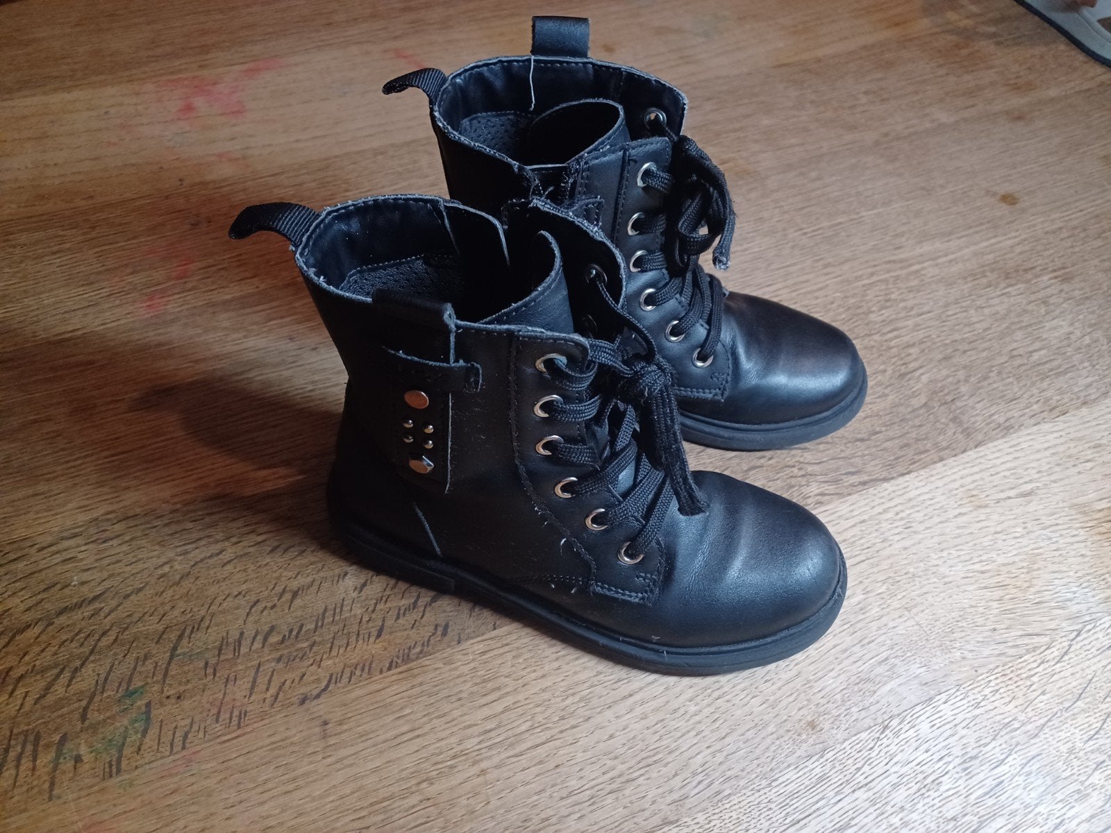 Geox taille 31, Enfants & Bébés, Vêtements enfant | Chaussures & Chaussettes, Enlèvement