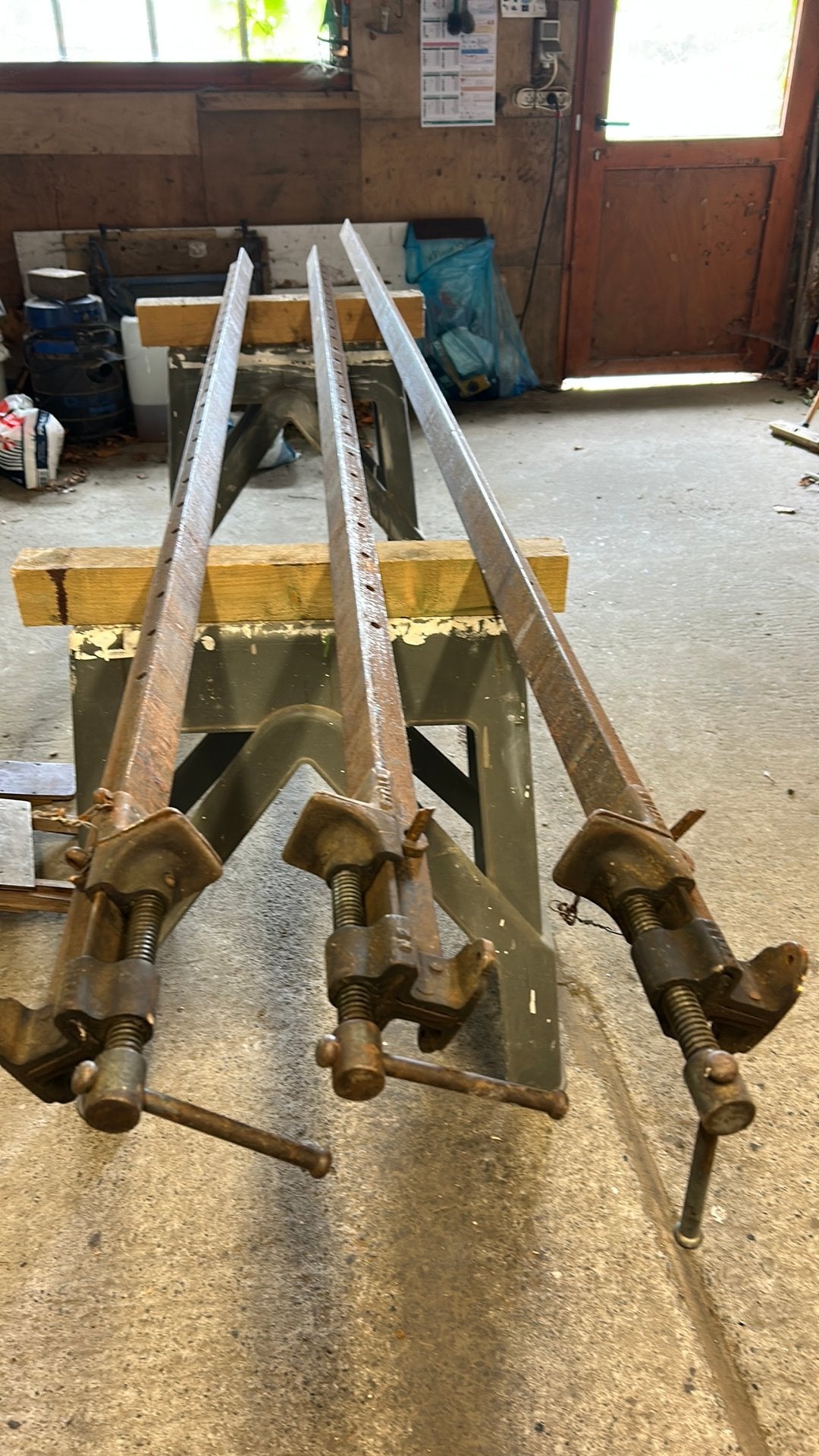 3 sergeanten voor houtbewerking 2x2.6    1x 3.10, Ophalen