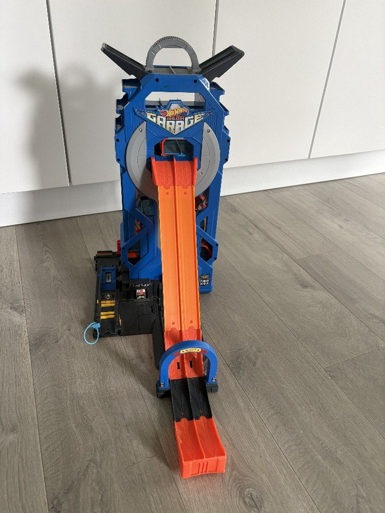 Hotwheels FTB68 Mega Garage Toren, Kinderen en Baby's, Ophalen, Gebruikt