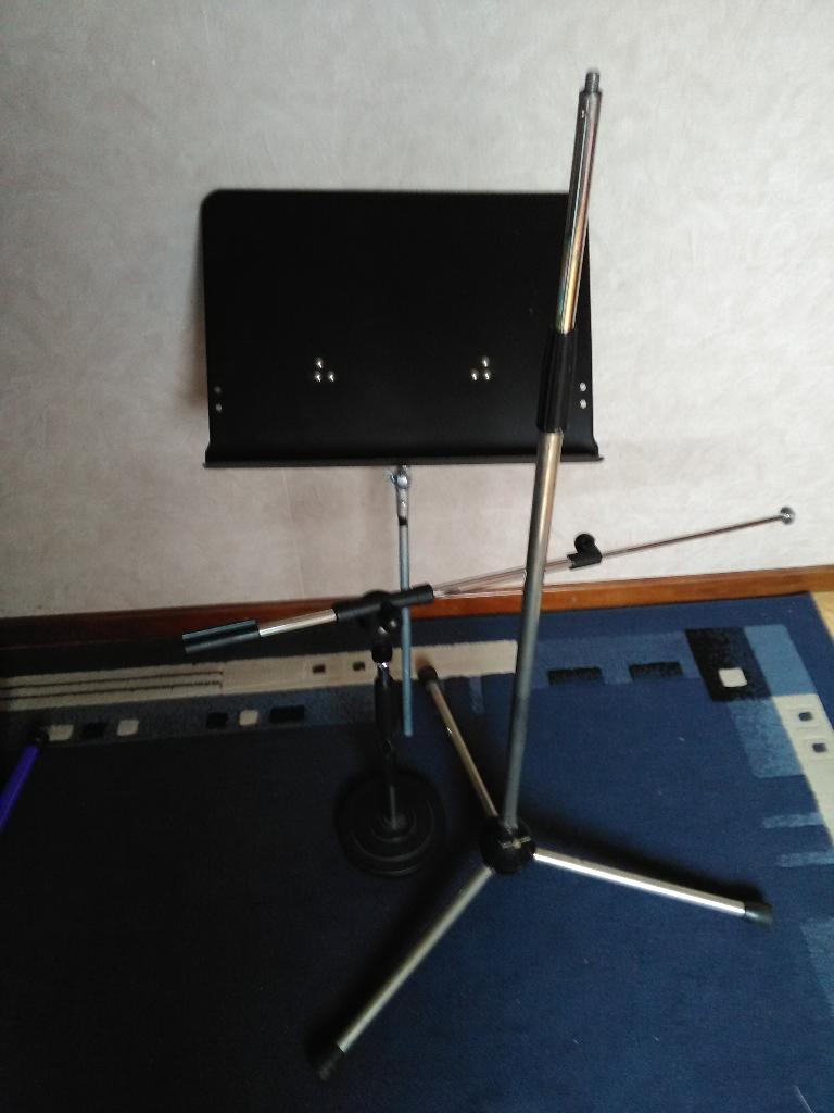 MICROSTATIEF, Ophalen, Gebruikt, Muziekstandaard