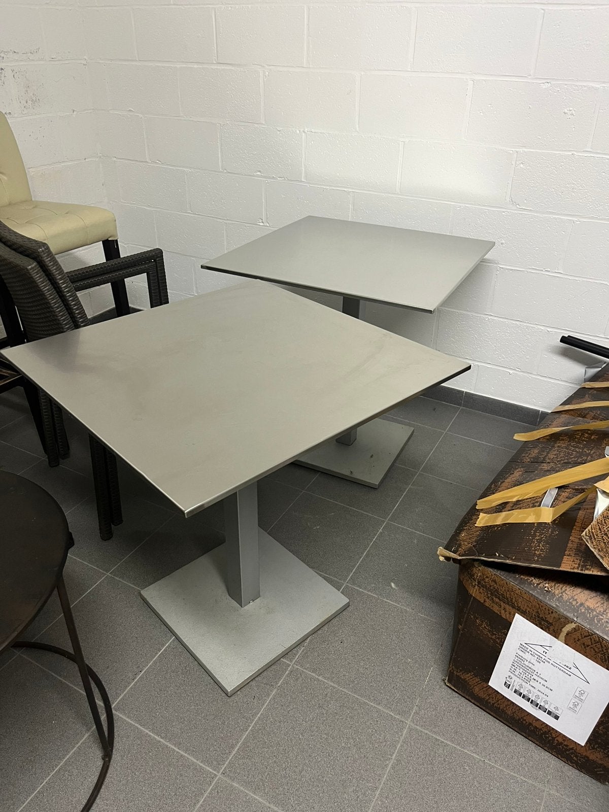 2 tables en alu, Maison & Meubles, Enlèvement, Comme neuf