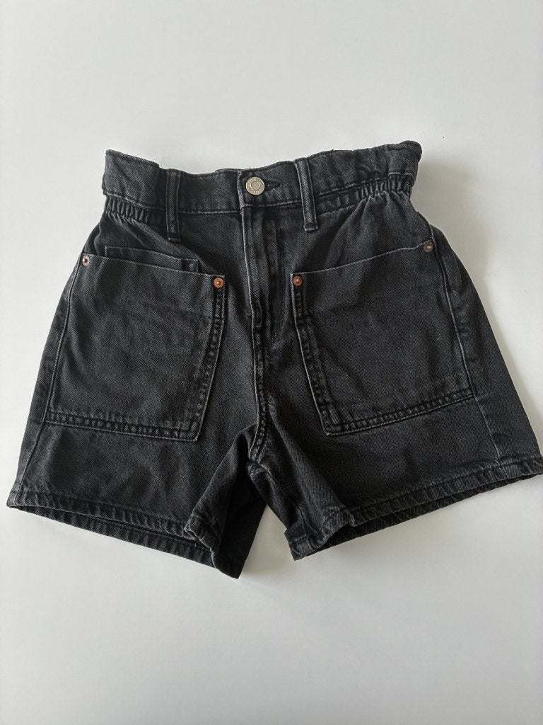 Zwarte jeansshort van Zara maat 134, in perfecte staat, Kinderen en Baby's, Broek, Meisje, Ophalen of Verzenden, Zo goed als nieuw