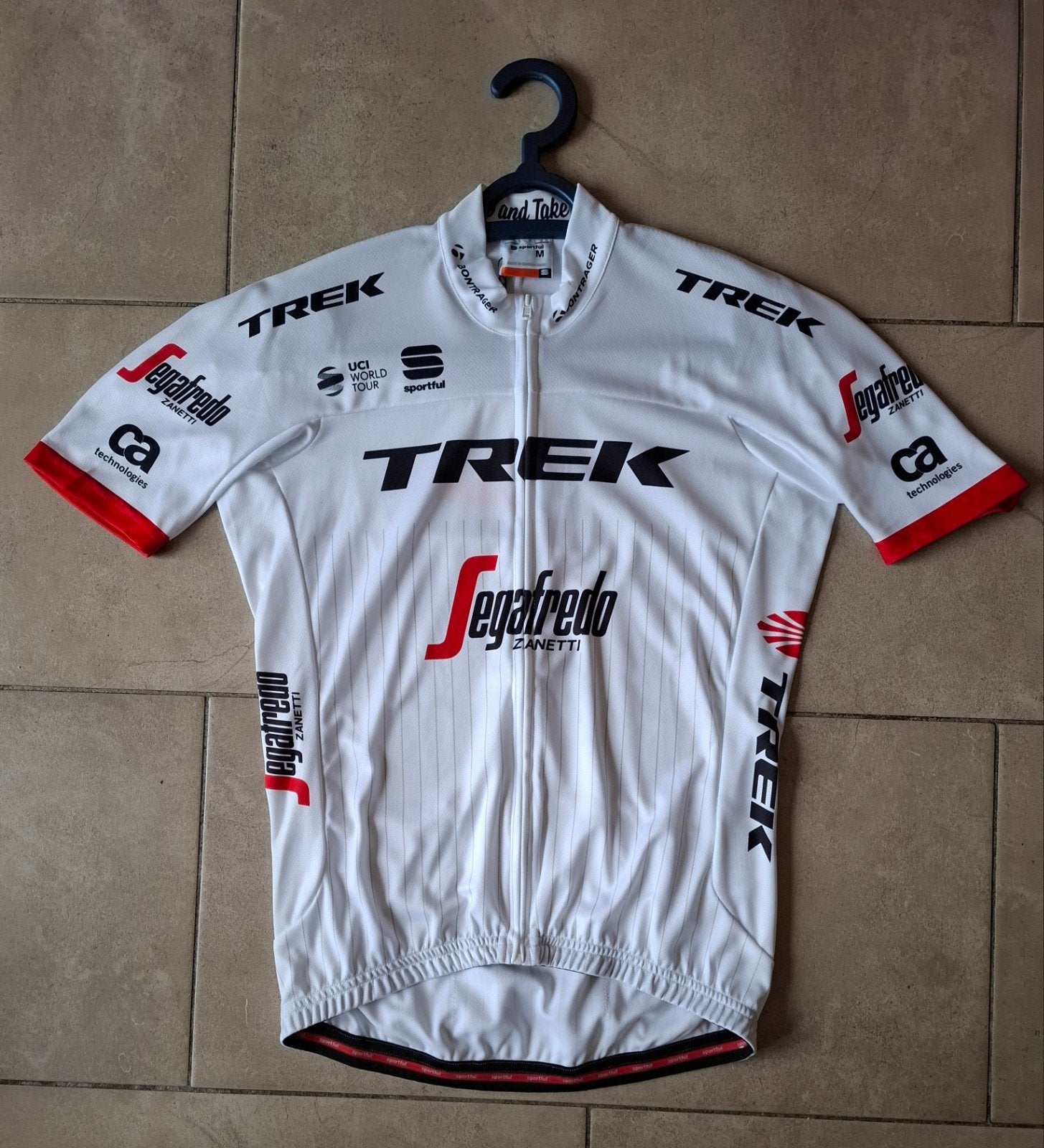 Une réplique du maillot Team Trek- Segafredo, Vélos & Vélomoteurs, Vêtements d'extérieur, Enlèvement ou Envoi, Sportful, Comme neuf