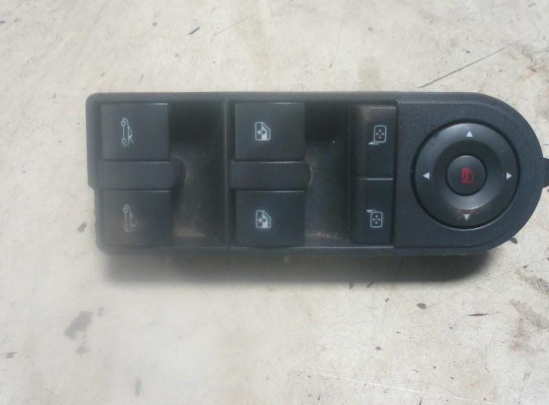 INTERRUPTEUR D'ALIMENTATION VITRE AVANT GAUCHE (93162973), Utilisé, Opel