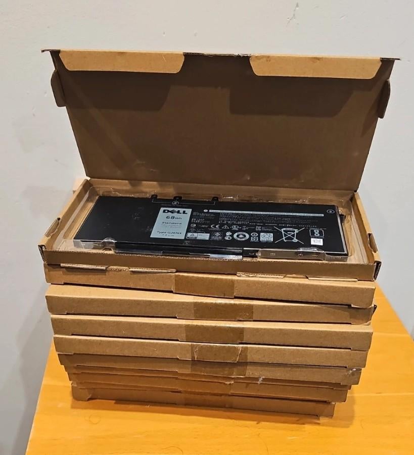 Pak van 10 gebruikte Dell-batterijen (30% van de gemiddelde, Ophalen, Gebruikt, Rue Joseph hannon 10, Marra Services Informatique