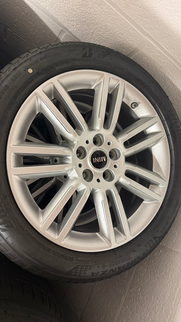 Jantes et Pneus Runflat été Mini Countryman 225/50/18, Pneus été, Enlèvement, Utilisé, Autre