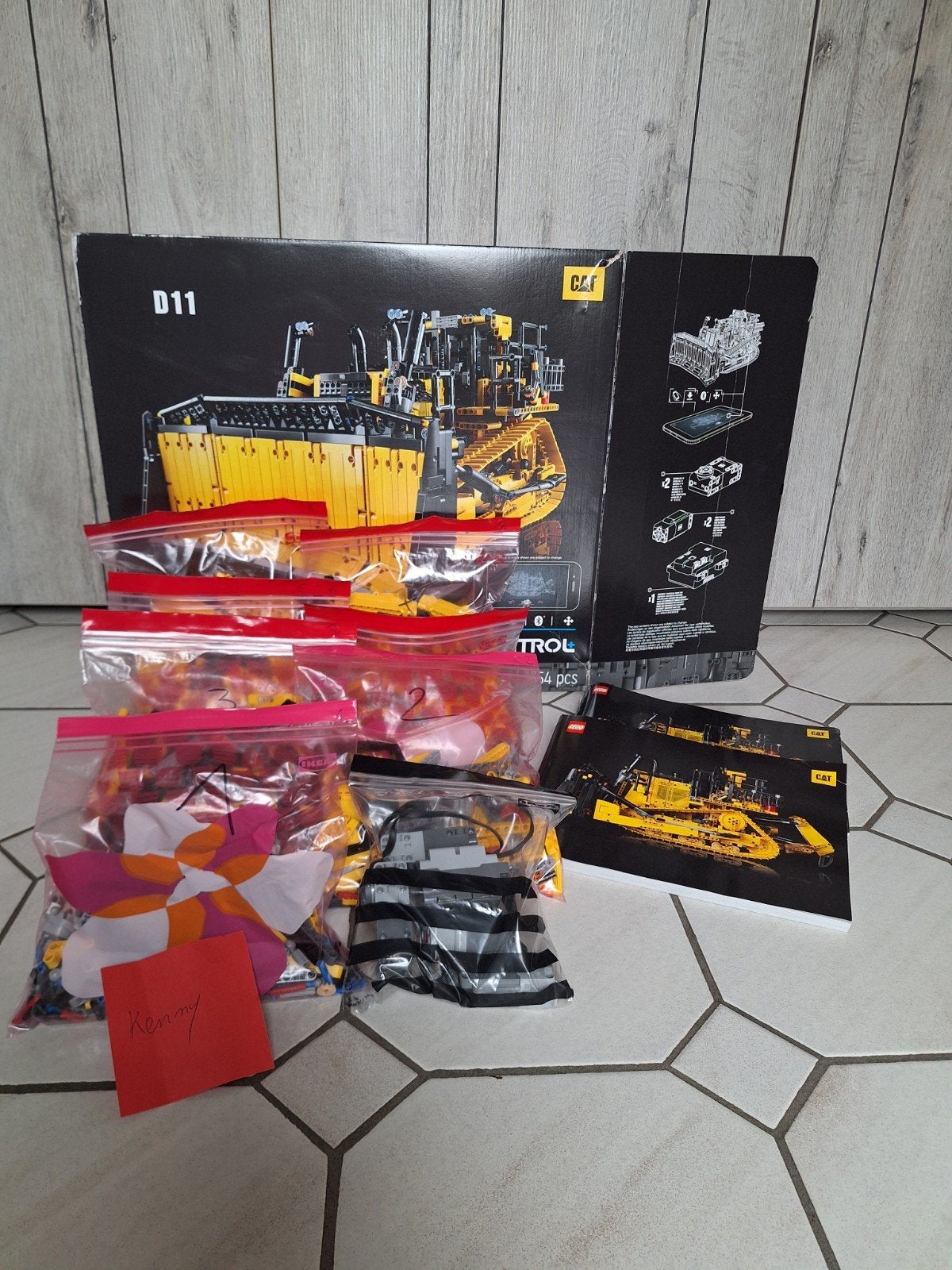 Lego D11 Caterpillar 42131, Enfants & Bébés, Overige thema's, Lego, Ensemble complet, Comme neuf