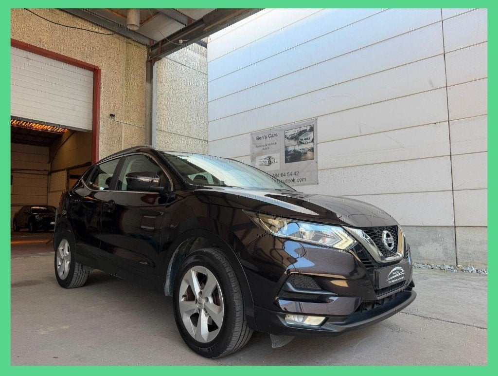Nissan Qashqai 1.3 DIG-T Urban Edition 140PK * Pano.Dak *, Auto's, Nissan, Dealer onderhouden, Stof, 4 cilinders, Bruin