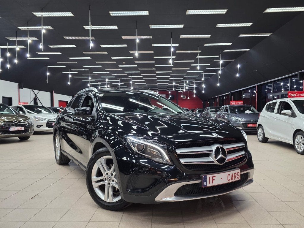 GLA 220 d 4-Matic**NAVIGATIE**CAMERA**LEDER**NIEUWE STAAT**, Auto's, Mercedes-Benz, Automaat, 4 cilinders, Zwart, Bedrijf