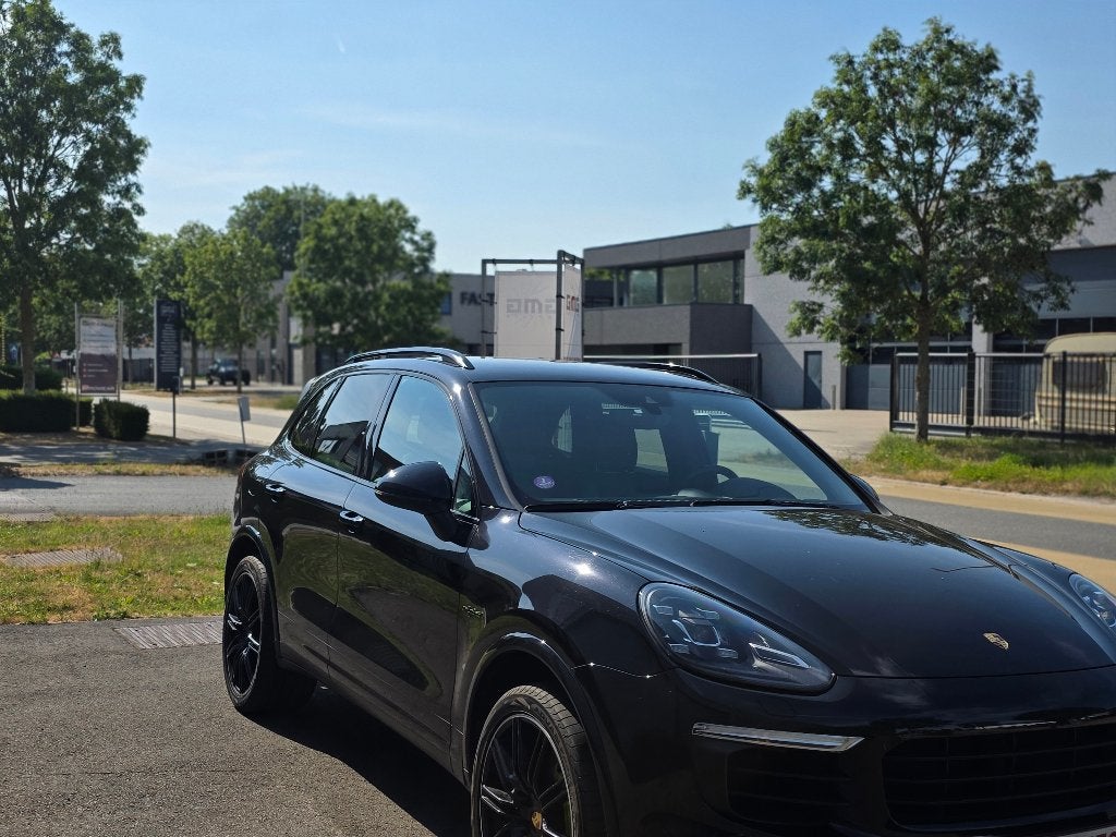 Mooie Prsche Cayenne hybride platium edition, Auto's, Porsche, Automaat, Cayenne, Zwart, 2400 kg