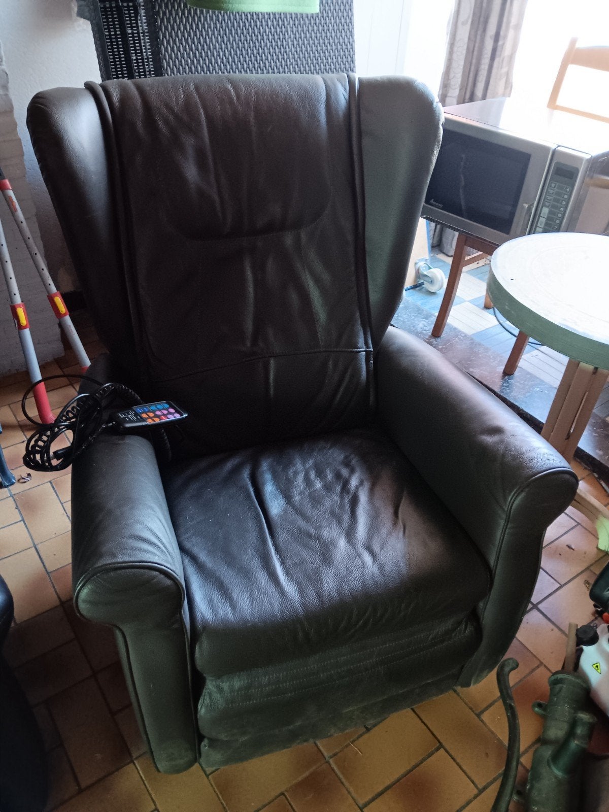2 relaxzetels een gewone elektrische en een massagezetel, Ophalen