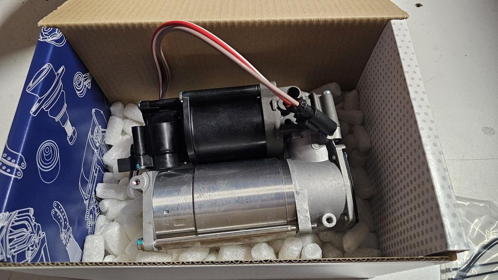 Luchtvering luchtpomp compressor losse pomp gen 2 2011-  BMW, -, Nieuw, Ophalen of Verzenden, -
