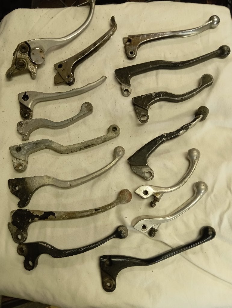 LOT DE 33 LEVIERS FREIN EMBRAYAGE CROSS/ENDURO/ROUTE, Enlèvement ou Envoi, Utilisé