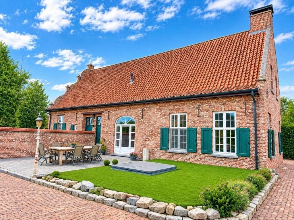 EXCLUSIEF IN EKSEL: EEN KARAKTERVOL TEUTENHUIS!, Province de Limbourg, Maison individuelle, Hechtel-Eksel, 491 m²