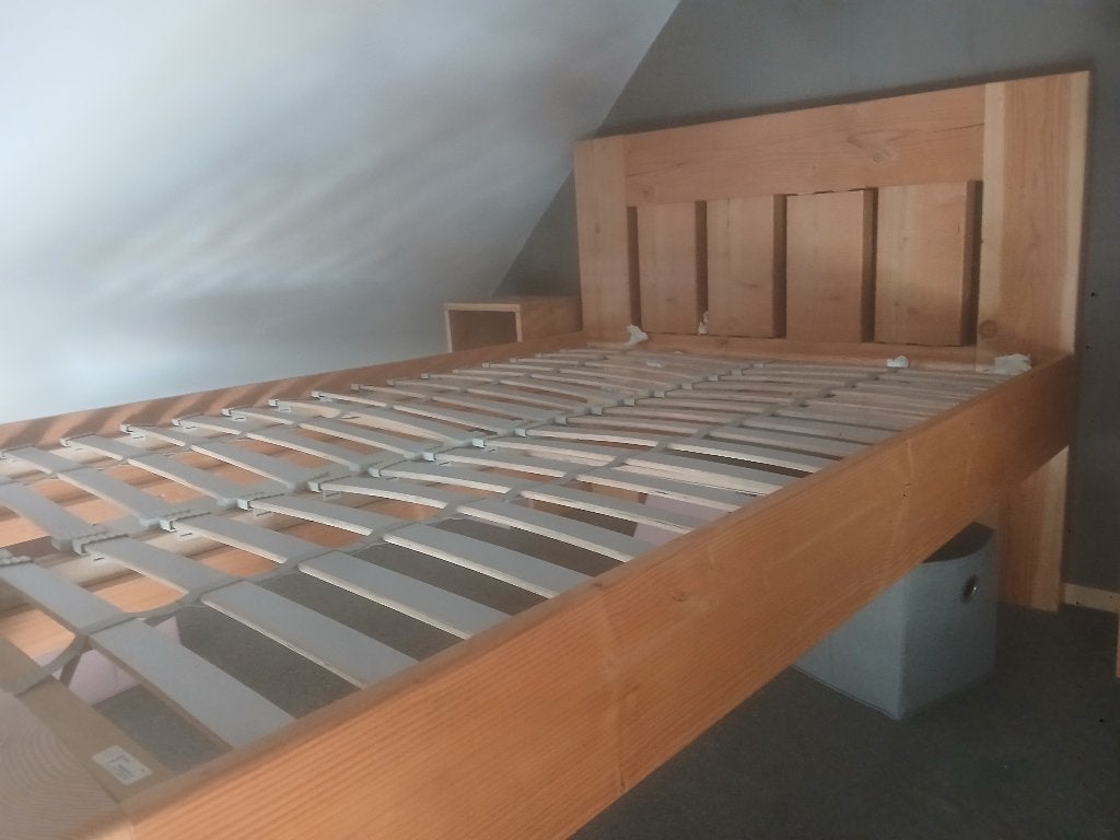 Bed, Ophalen, Gebruikt, Bruin, 140 cm