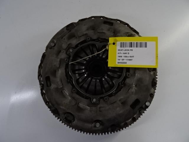 VOLANT MOTEUR BI-MASSE Seat Leon (5FB) (01-2012/08-2020), Mevr. I. Hauben, Utilisé, Rue de l'Espoir 34 34
4030  GRIVEGNÉE, BE