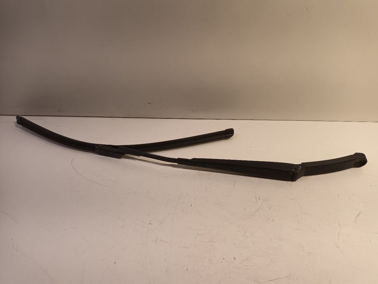Ruitenwisserarm rechts voor Opel Astra, Onderdelen@venauto.nl, Van der Ven Autorecycling B.V., Ettenseweg 76, 4706 PB Roosendaal, The Netherlands