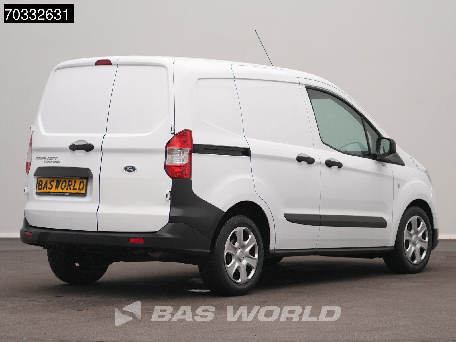 Ford Tourneo Courier Benzine L1H1 Navi Airco Cruise Camera E, Auto's, Bestelwagens en Lichte vracht, Stof, Euro 6, Wit, 100 pk