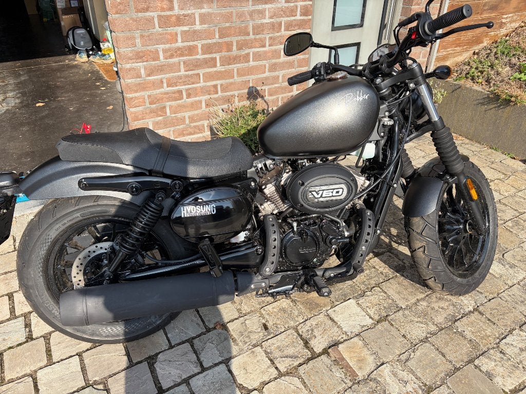Hyosung Bobber 125 état neuf, Motos, 2 cylindres, Manuelle, 125 cm³, Jusqu'à 11 kW