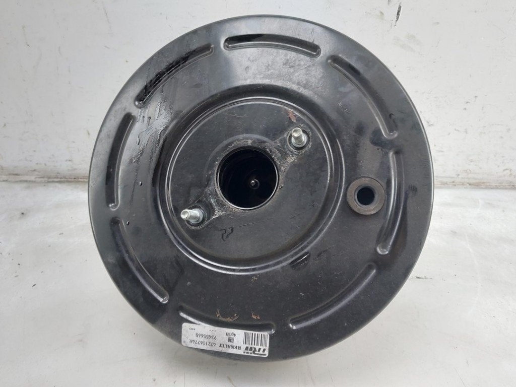 REMBEKRACHTIGER Vivaro (|472108729R|93453011|95521167|), Gebruikt, Postoffice@zf.com, Löwentaler Straße 20
88046  Friedrichshafen, DE