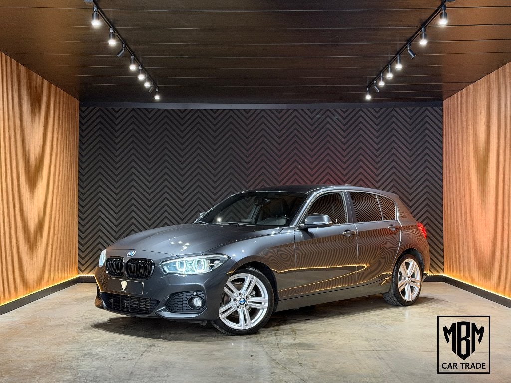 ✅ BMW 118 i LCI M Pack GARANTIE Navi Leder Zetelverwarming, Auto's, BMW, 100 kW, Zwart, Leder, Bedrijf
