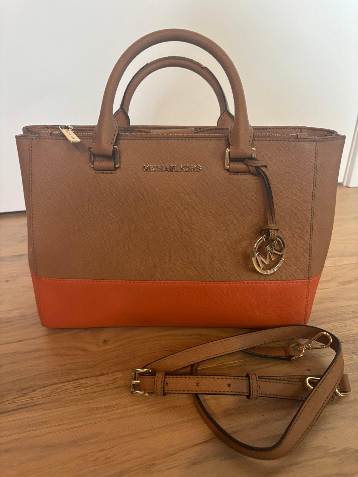 Sac à main Michael Kors Camel/Orange, Bijoux, Sacs & Beauté, Sacs | Sacs Femme, Enlèvement ou Envoi, Comme neuf, Autres couleurs