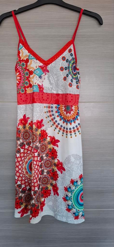 Kleedje 101 idees smal medium, Kleding | Dames, Ophalen of Verzenden, Maat 36 (S)